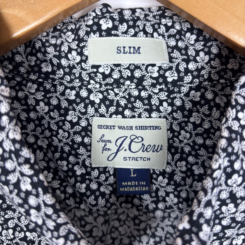 J Crew Stretch Secret Wash Shirt Floral
Button Up Mens Size Large Black White - Picture 3 of 8